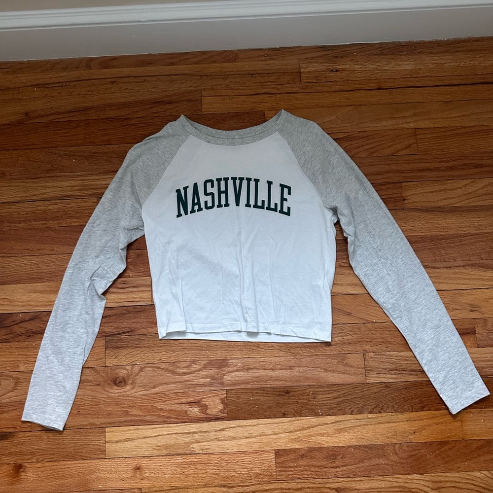 Abercrombie & Fitch Gray and White Graphic Tee